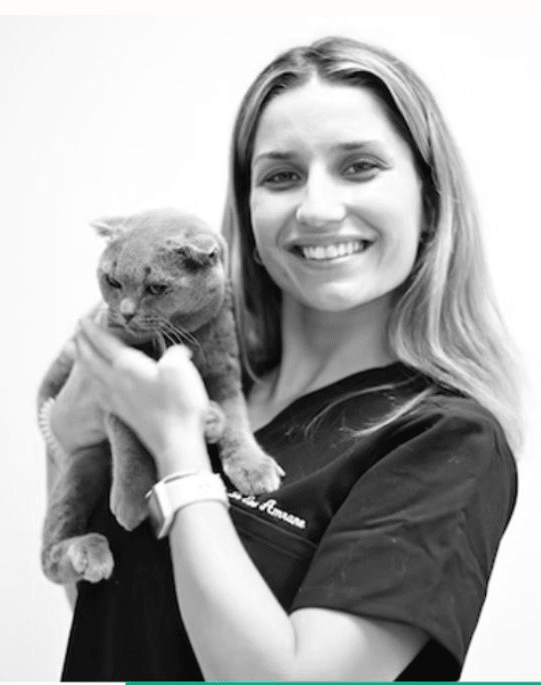 Eva Amarane. Vétérinaire à Antibes