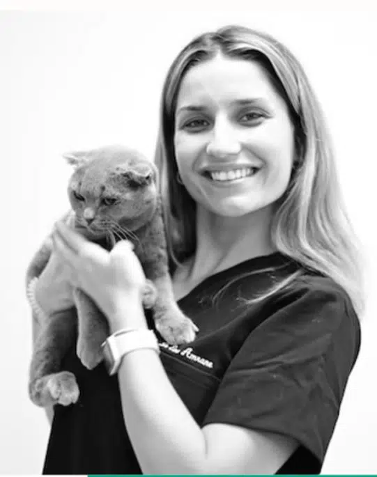 Eva Amarane. Vétérinaire à Antibes